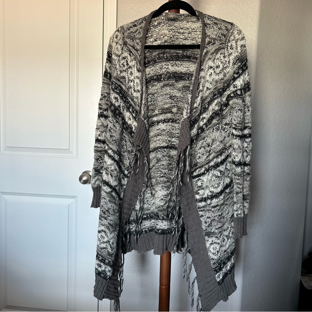 W Grey & Black American Rag Fringe Tunic Cardigan Size S/M |D22 - Picture 8 of 9